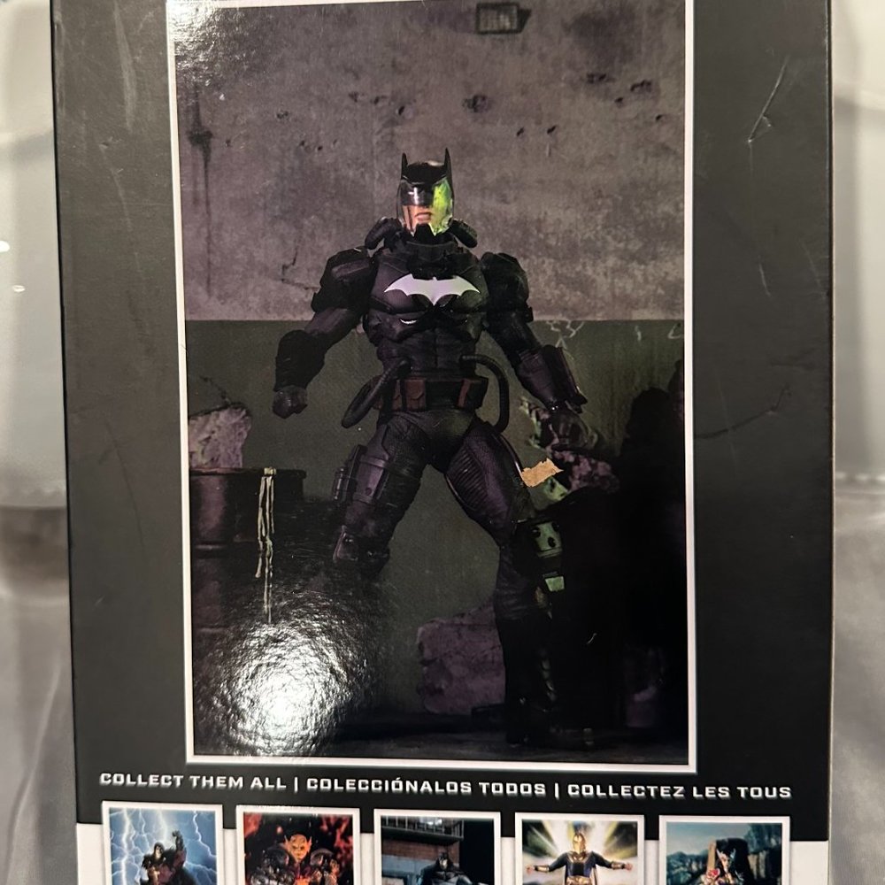 DC Multiverse Batman Hazmat Suit - Picture 2 of 2